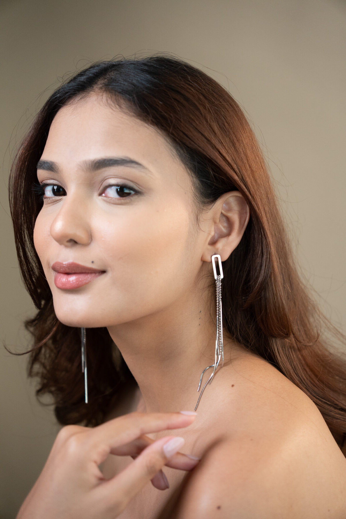 Dangling Sleek Drop Earrings